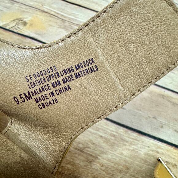 Sofft Womens Leather Mustard Yellow Open Toe Stacked Wedge Heel Sandals 9.5M - Picture 7 of 8